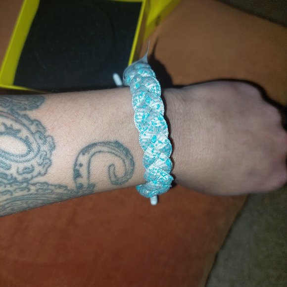Super rare glow in the dark rastaclat from zumiez 100k - Picture 5 of 10